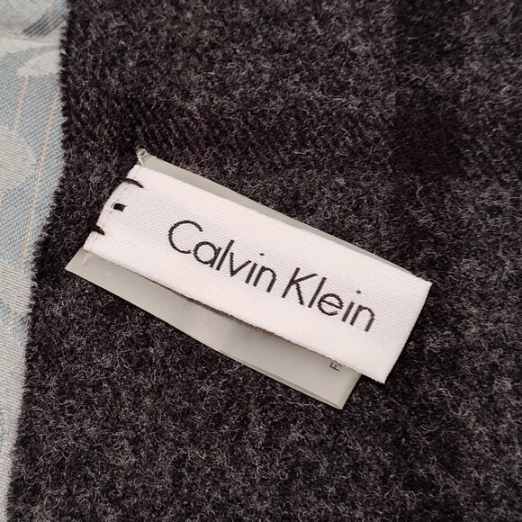 Calvin Klein gray/black/white plaid scarf, excellent used condition - Picture 2 of 4